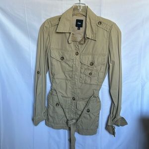 GAP tan khaki trench utility jacket.  Collared, tie belt, button front. Sz XS